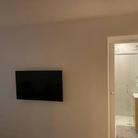 Stylist And Cosy In Montparnasse Apartment Paris