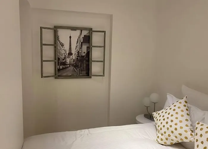 Stylist And Cosy In Montparnasse Париж